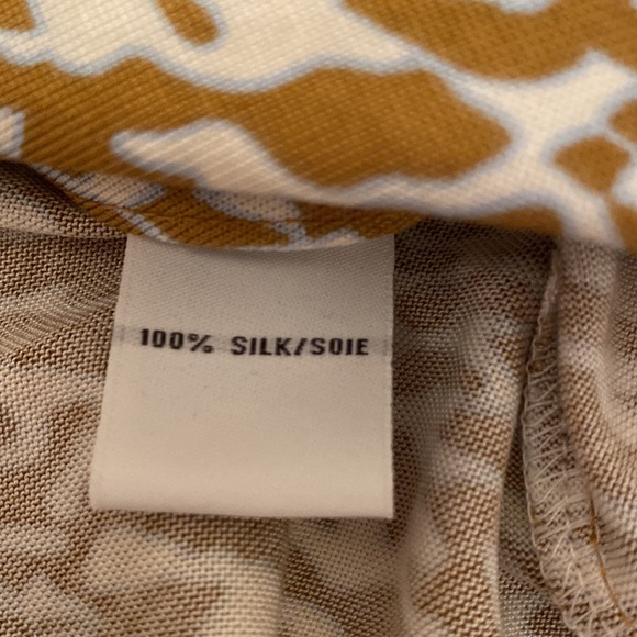 Sophisticated Diane von Furstenberg Wrap Dress - Picture 5 of 5